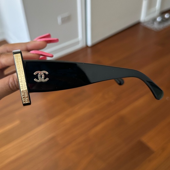 Chanel rectangle Sunglasses, acetate, black & gold. Excellent condition. - Picture 6 of 11